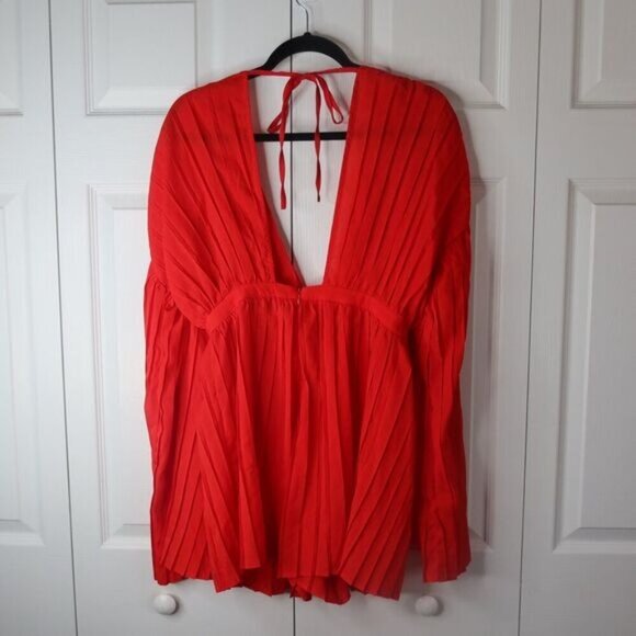 PrettyLittleThing Red Plunge Tie Back Pleated Long Sleeve Romper Women's Size 4 - Picture 9 of 12
